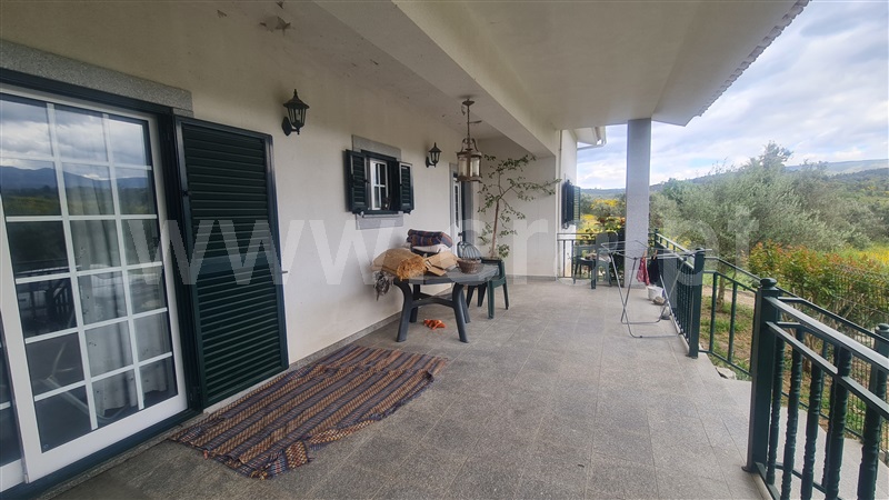 Moradia Isolada T5 Gouveia, Vila Franca da Serra - 1402657 - 1