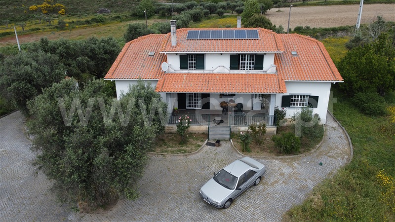 Moradia Isolada T5 / Gouveia, Vila Franca da Serra