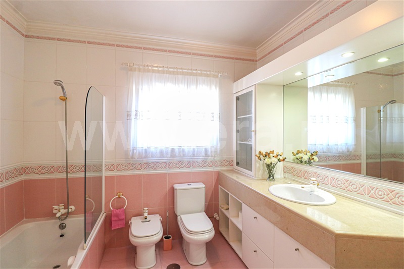 Moradia Isolada T5 com Jardim Leiria, Fátima - 1414851 - 9