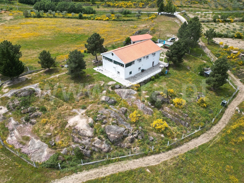 Moradia Isolada T5 / Mirandela, Fradizela