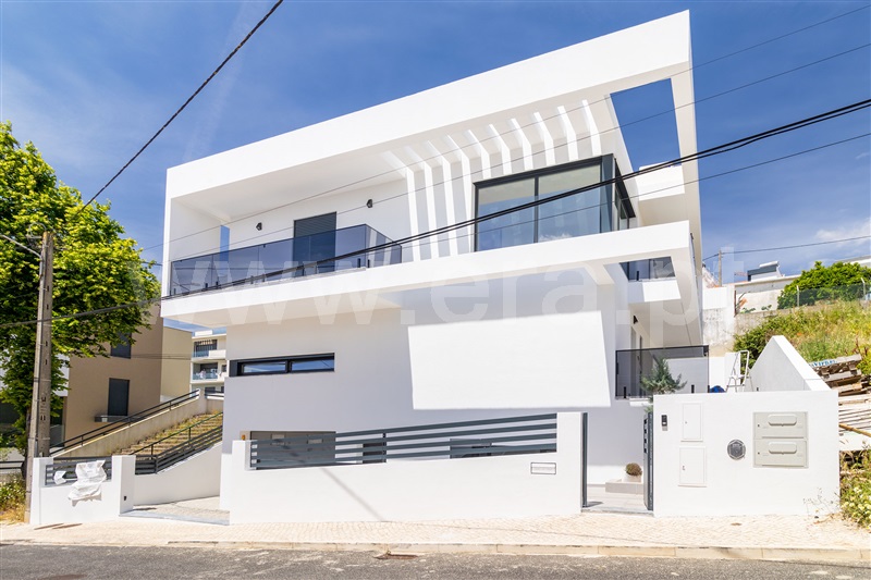 Moradia Isolada T5 / Odivelas, Bairro Trigache Sul