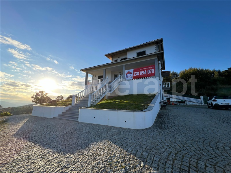 Moradia Isolada T5 / Oliveira do Hospital, Oliveira do Hospital e São Paio de Gramaços