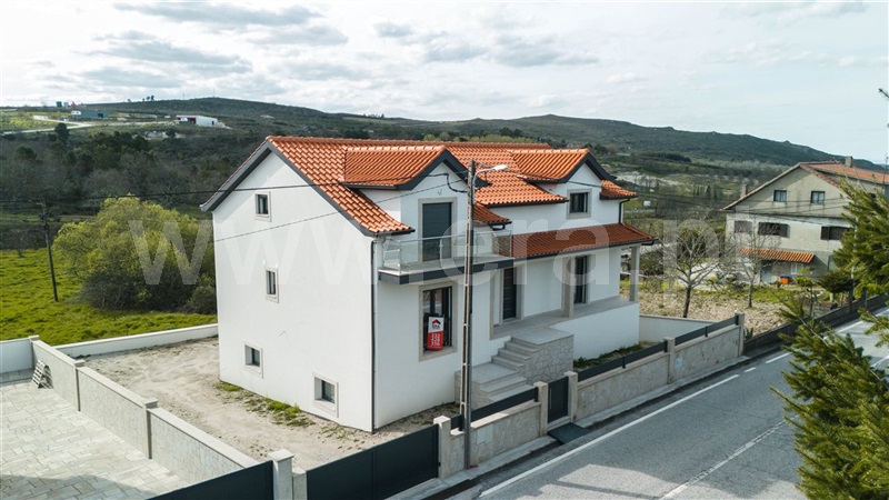 Moradia Isolada T5 / Penedono, Penedono e Granja