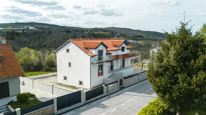 Moradia Isolada T5 / Penedono, Penedono e Granja