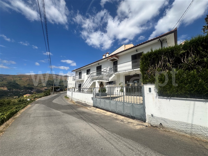 Andar Moradia T5 Peso da Régua, Moura Morta e Vinhós - 1503660 - 2