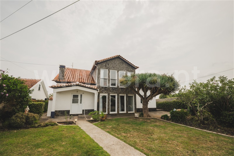 Moradia Isolada T5 / Praia da Vitória, Vila Nova