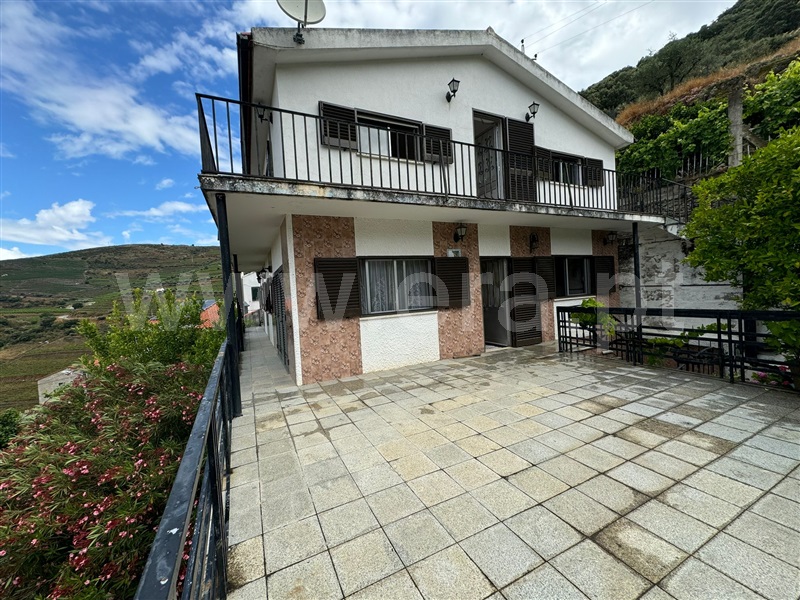 Moradia Isolada T5 / Tabuaço, Desejosa