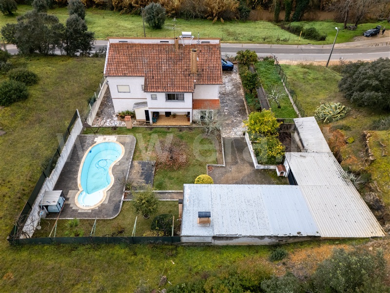 Moradia Isolada T5 / Tomar, Além da Ribeira e Pedreira