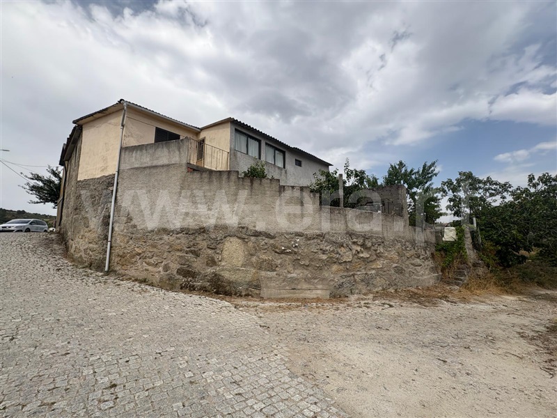 Moradia Isolada T5 / Valpaços, Bouçoães
