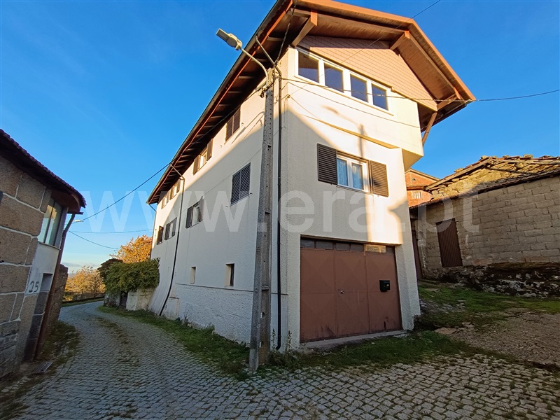 Moradia Isolada T5 / Valpaços, Santiago da Ribeira de Alhariz