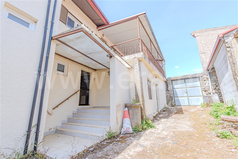 Moradia T5 à venda em Santiago da Ribeira de Alhariz, Valpaços — foto 3
