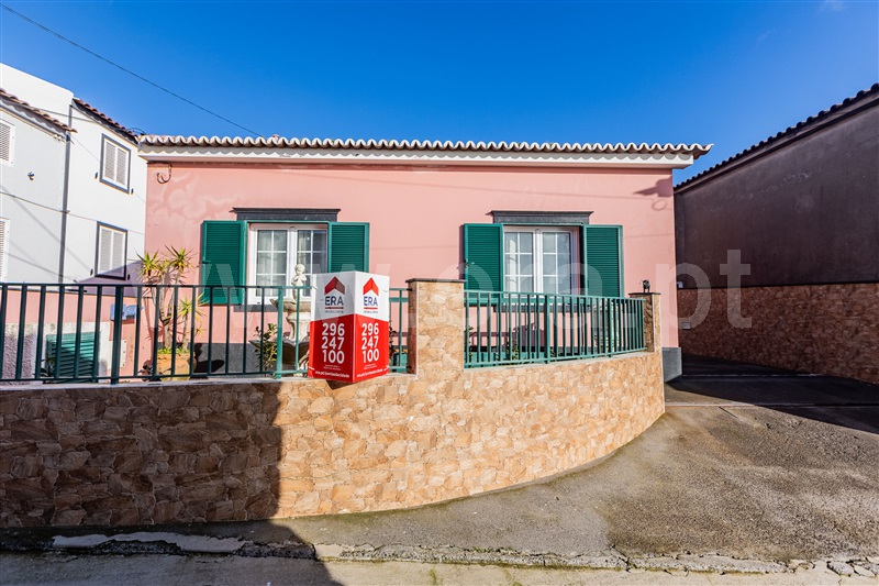 Moradia Isolada T5 / Vila Franca do Campo, Ponta Garça