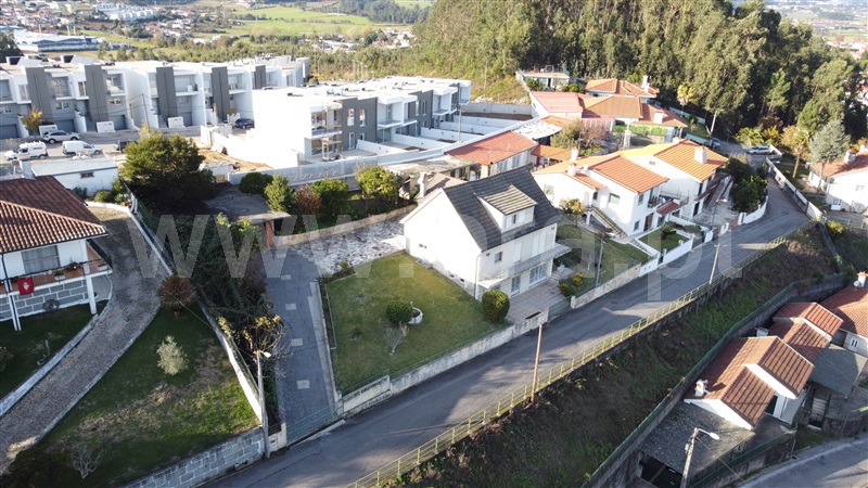 Moradia Isolada T5 / Vila Nova de Famalicão, Gondifelos, Cavalões e Outiz