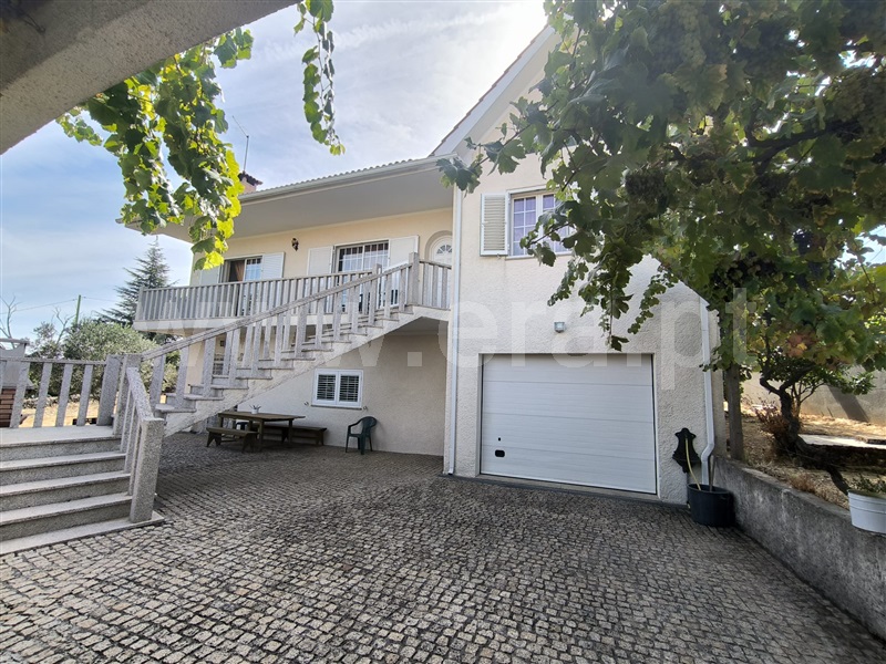 Moradia Isolada T5 / Vila Real, Abaças