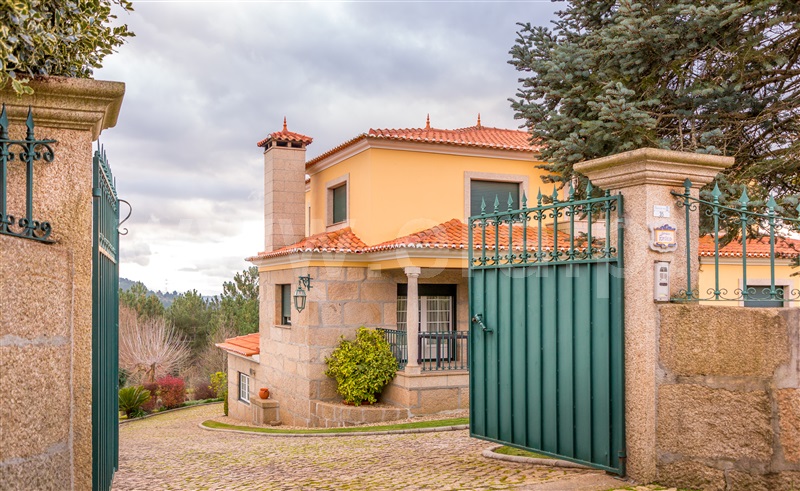 Moradia T5 à venda em Andrães, Vila Real — foto 5