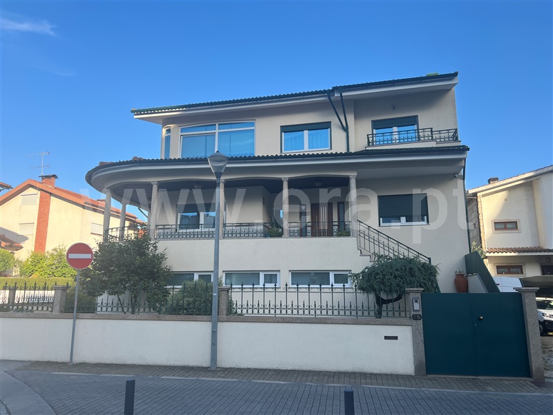 Moradia Isolada T5 / Vila Real, Vila Real (Nossa Senhora da Conceição, São Pedro e São Dinis)