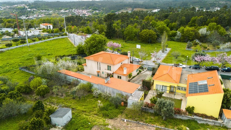 Moradia T5 à venda em Orgens, Viseu — foto 2