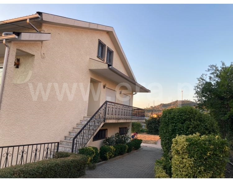 Moradia Isolada T5 Armamar, São Martinho das Chãs - 1339578 - 9
