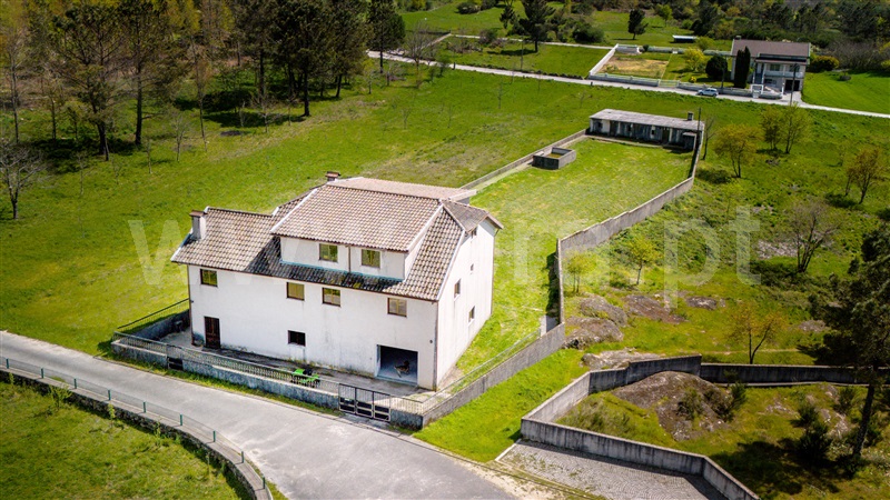 Moradia Isolada T6 / Castro Daire, MONTEIRAS