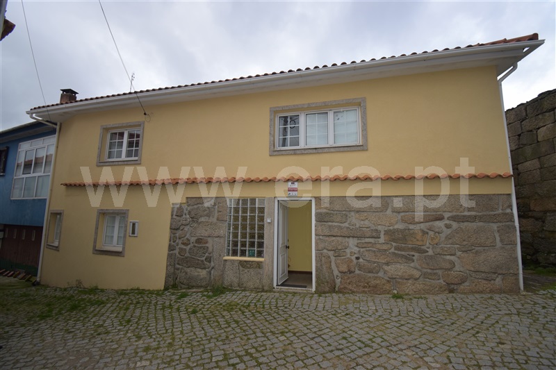 Moradia Isolada T6 / Chaves, Lagarelhos