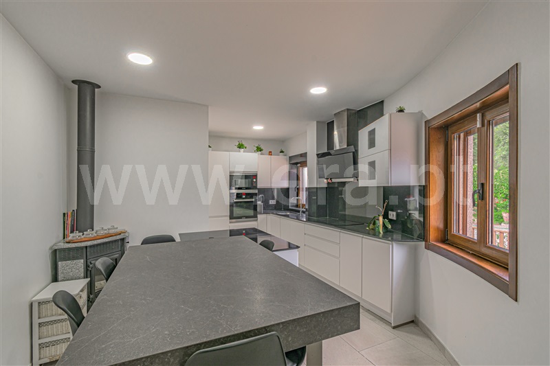 Moradia Isolada T6 / Chaves, Vale de Anta