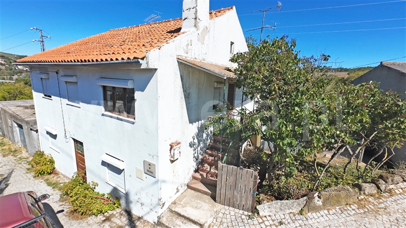 Moradia T6+ à venda em Rasa, €79.500