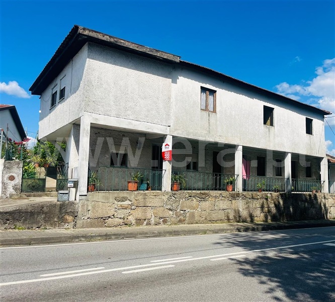 Moradia Isolada T6 / Guimarães, Lordelo