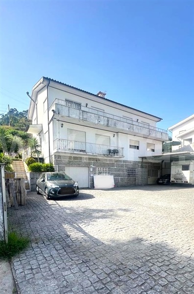 Moradia Isolada T6 / Guimarães, Nespereira