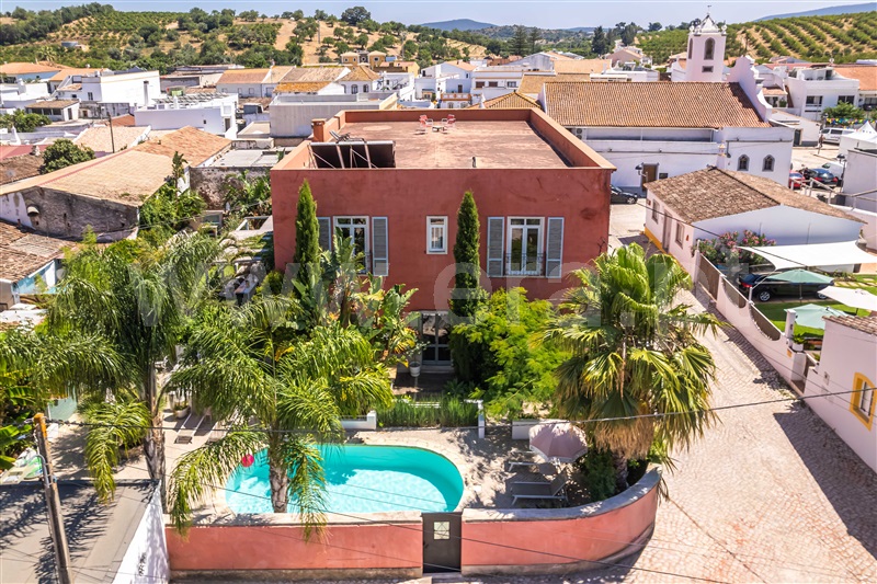 Moradia T6+ à venda em Santa Catarina da Fonte do Bispo, €1.290.000