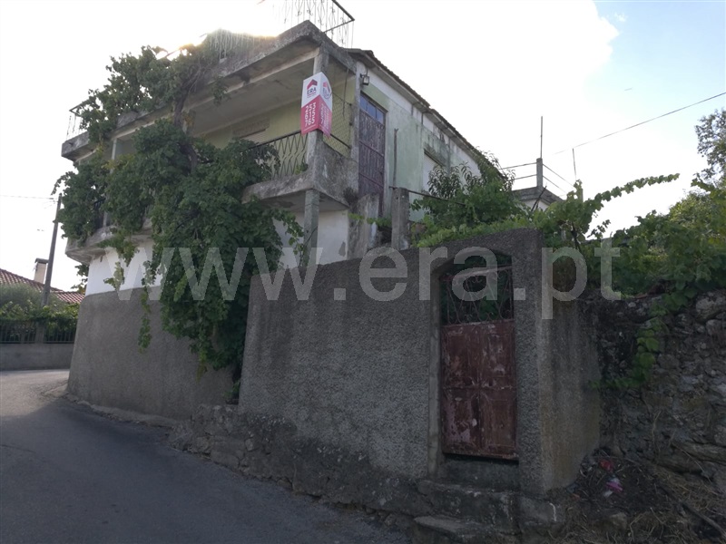 Moradia Isolada T6 / Vila Flor, Valtorno e Mourão