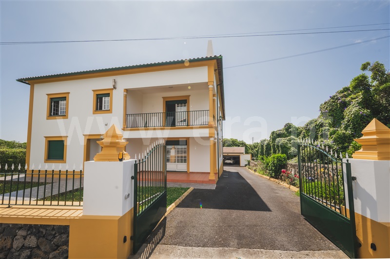 Moradia Isolada T6 Praia da Vitória, Porto Martins - 1497241 - 9