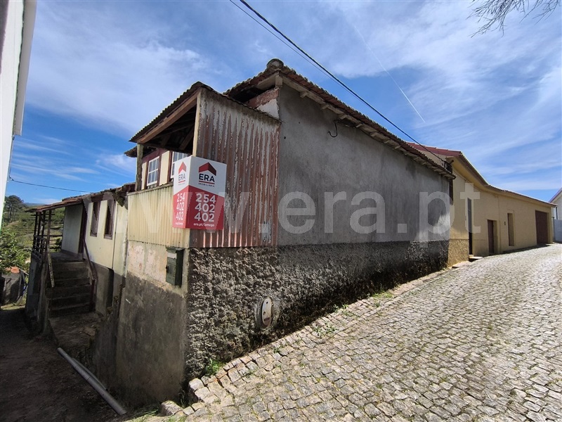 Moradia / Lamego, Lamego (Almacave e Sé)