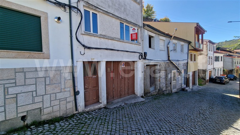 Moradia em Lamego (Almacave e Sé), €147.000