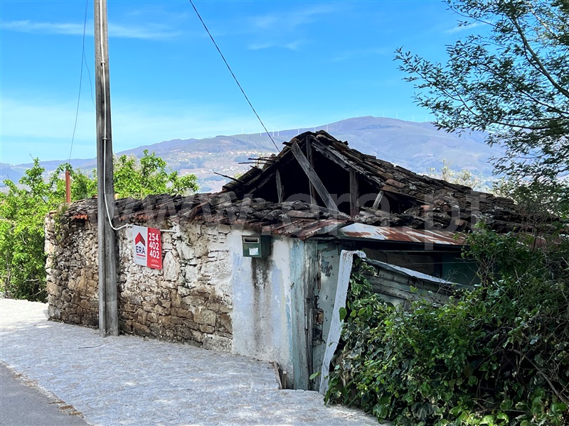 Moradia / Lamego, Samodães