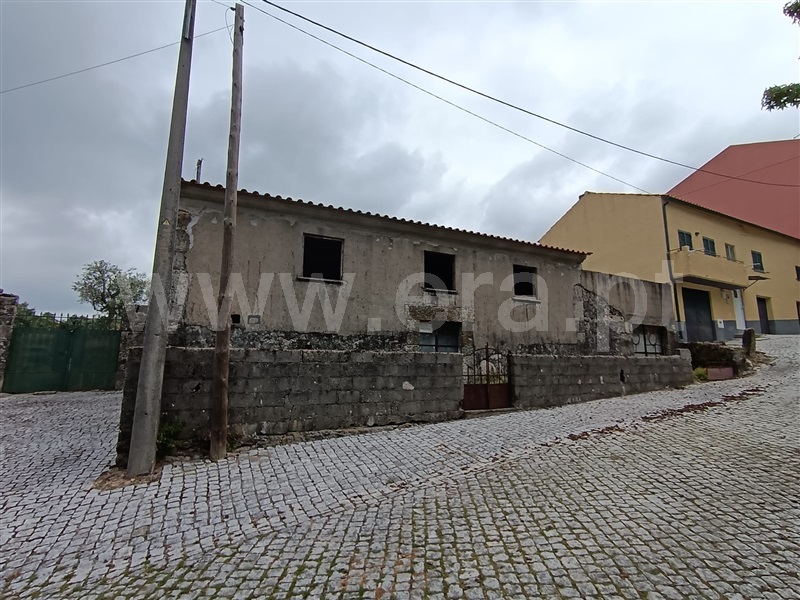Moradia  Mangualde, Tavares (Chãs, Várzea e Travanca) - 1442625 - 5