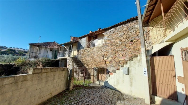 Moradia / Mirandela, Suçães