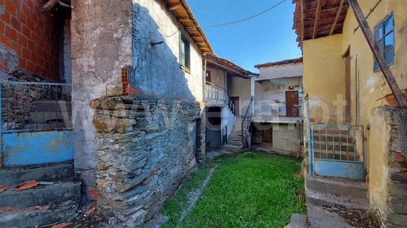 Moradia / Mirandela, Suçães