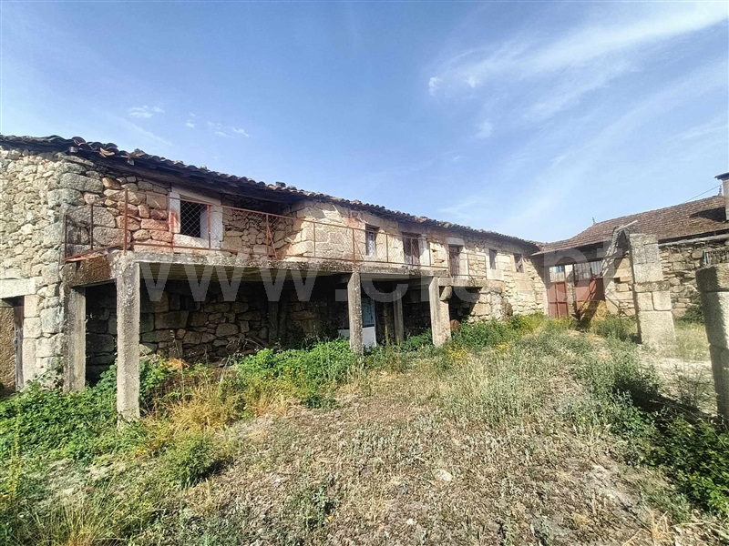 Moradia / Mirandela, Vale de Telhas