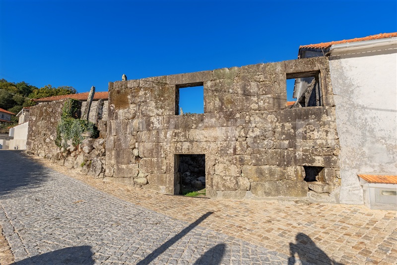 Moradia / Paredes de Coura, Castanheira