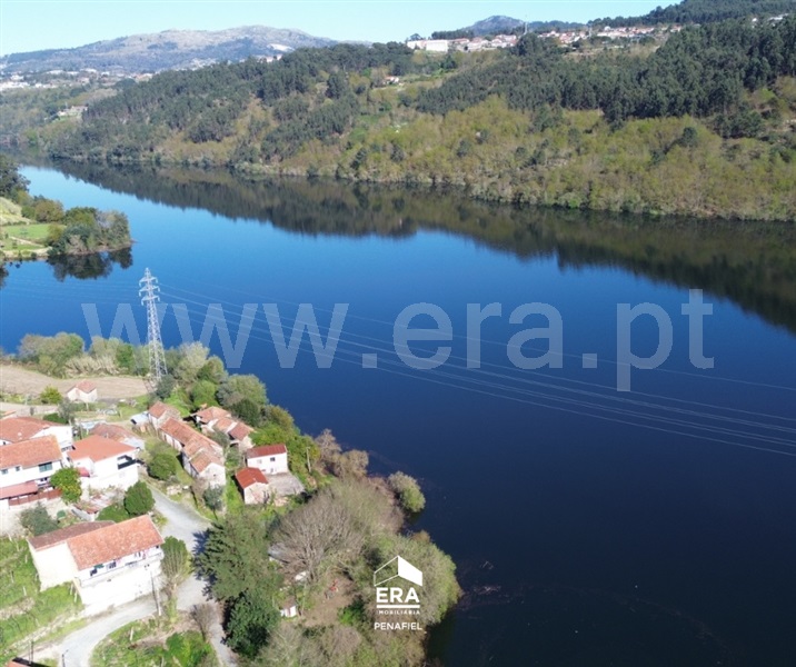 Moradia / Penafiel, Rio de Moinhos