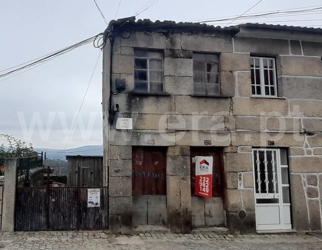Moradia / Penalva do Castelo, Esmolfe