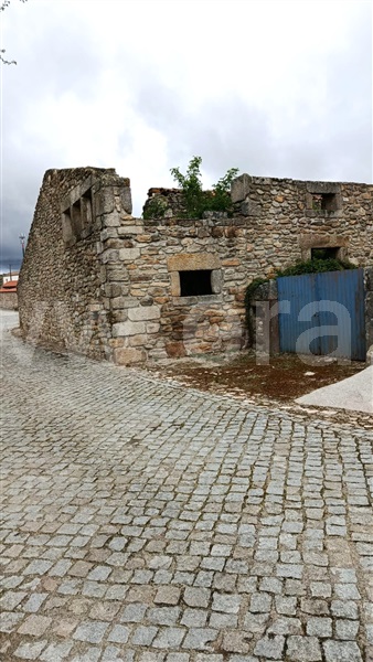 Moradia Rústica / Almeida, Malpartida