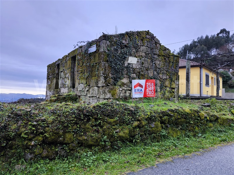 Moradia Rústica / Arcos de Valdevez, Eiras e Mei