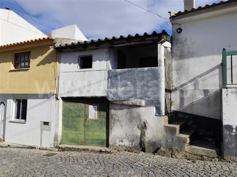 Moradia Rústica / Armamar, Vila Seca e Santo Adrião