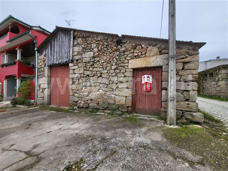 Moradia Rústica / Chaves, Pereira de Veiga