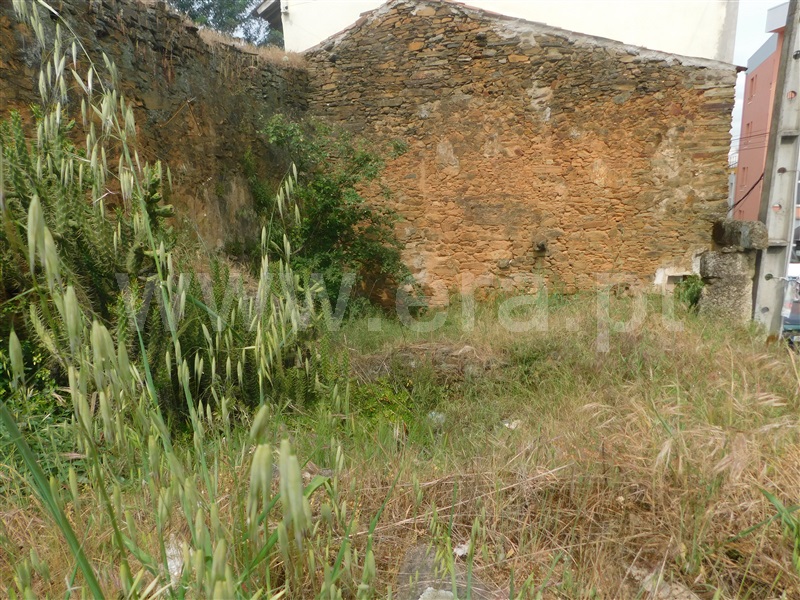 Moradia Rústica Estúdio / Covilhã, Tortosendo