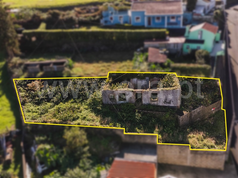 Moradia Rústica Estúdio / Praia da Vitória, Agualva