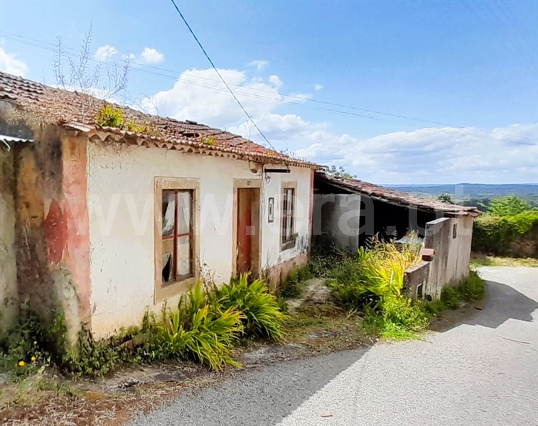 Moradia Rústica / Ferreira do Zêzere, Areias e Pias