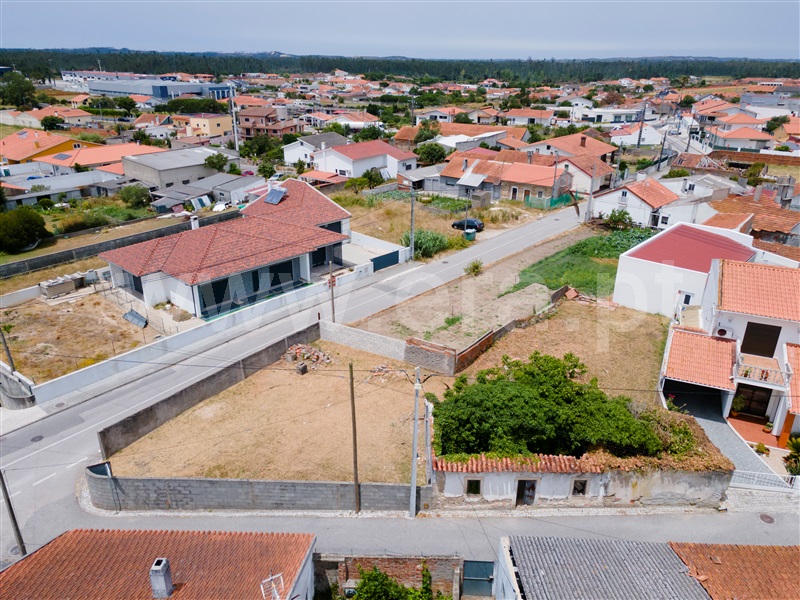 Moradia Rústica / Marinha Grande, Moita