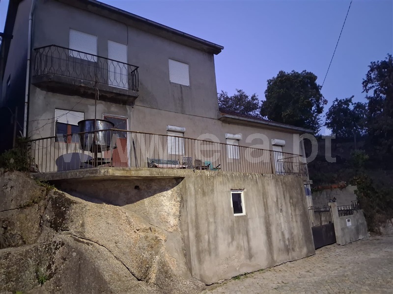 Moradia Rústica / Paredes, Lordelo